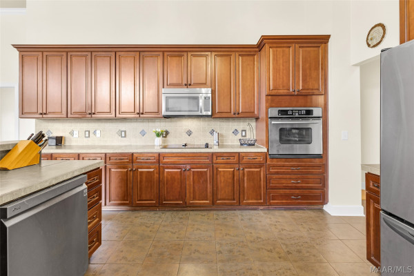 8725 MARSH RIDGE Drive