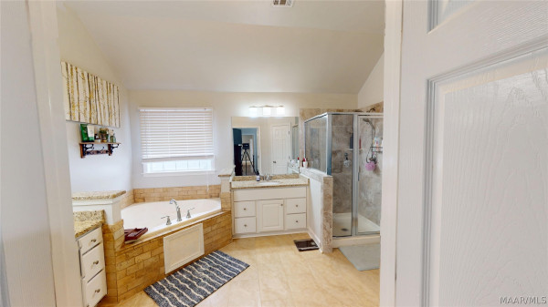 613 Stoneybrooke Way