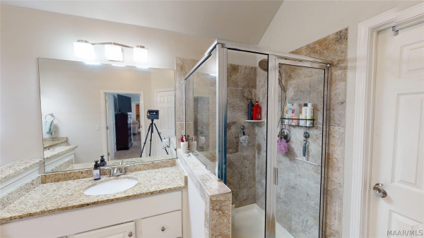 613 Stoneybrooke Way