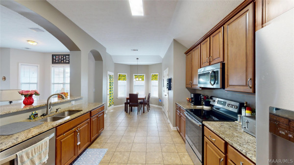 613 Stoneybrooke Way