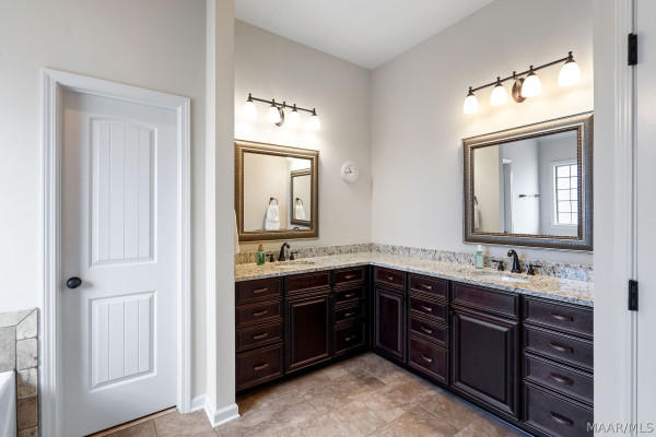 9192 CRESCENT LODGE Circle