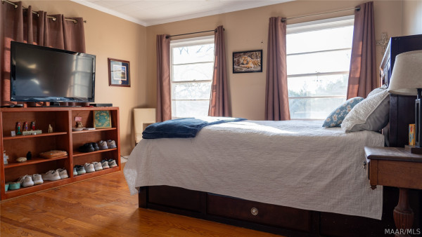 9438 mobile Highway S