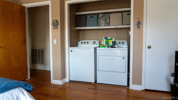 9438 mobile Highway S