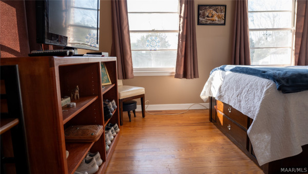 9438 mobile Highway S