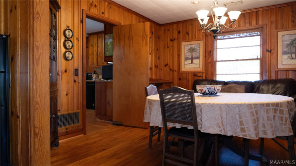 9438 mobile Highway S