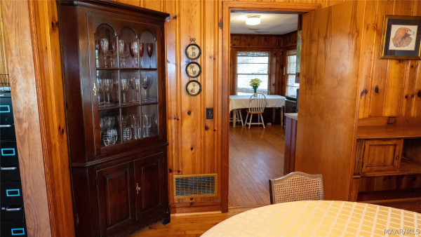 9438 mobile Highway S