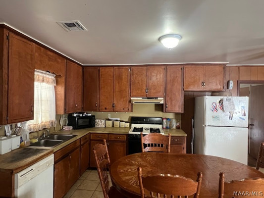 303 Kingswood Road