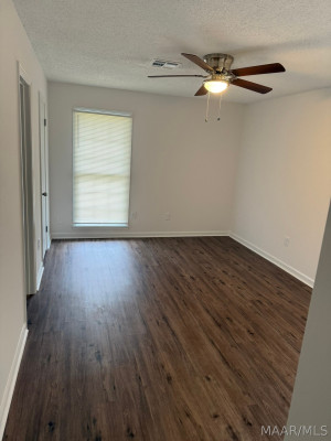 2105 BRIAR GATE Drive