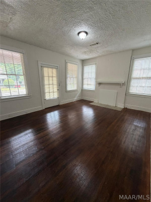 416 EARL Place