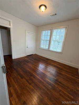 416 EARL Place