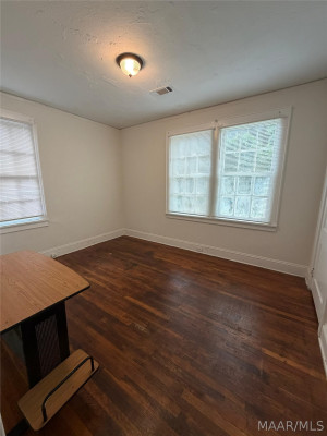 416 EARL Place