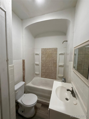 416 EARL Place