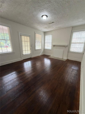 416 EARL Place