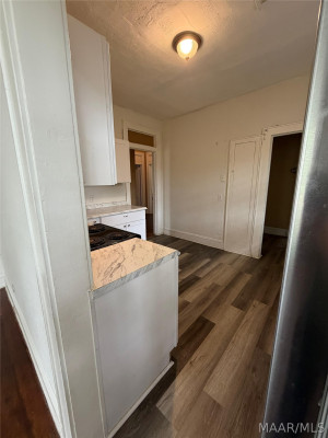 416 EARL Place