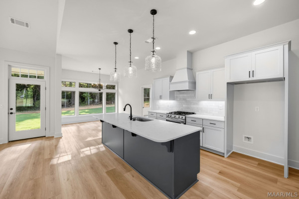 106 Della Drive