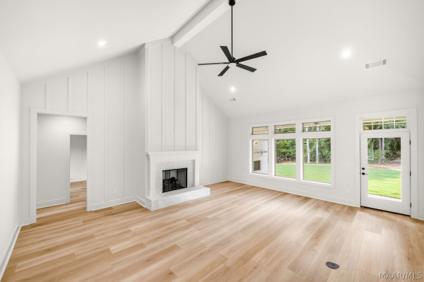 106 Della Drive