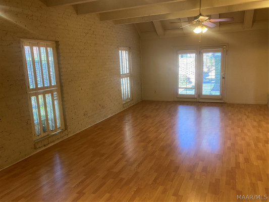 2952 Old Farm Road