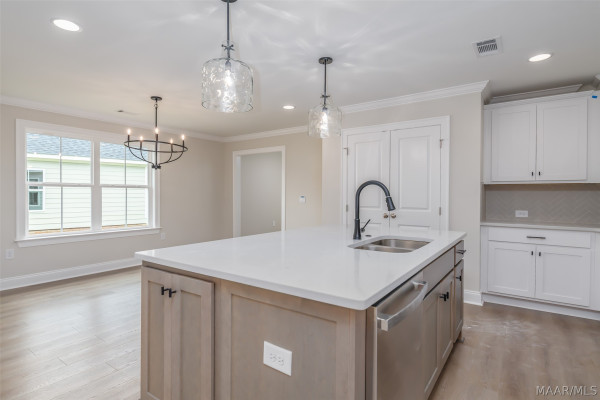 119 Woodbridge Way