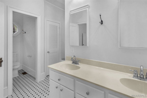 3237 Cloverdale Road