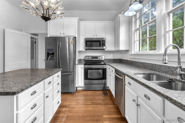 3237 Cloverdale Road