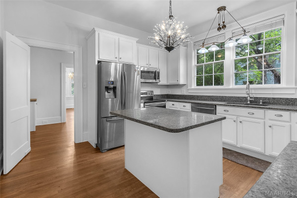 3237 Cloverdale Road