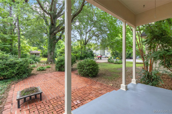 3237 Cloverdale Road