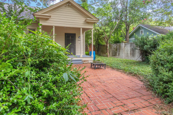 3237 Cloverdale Road