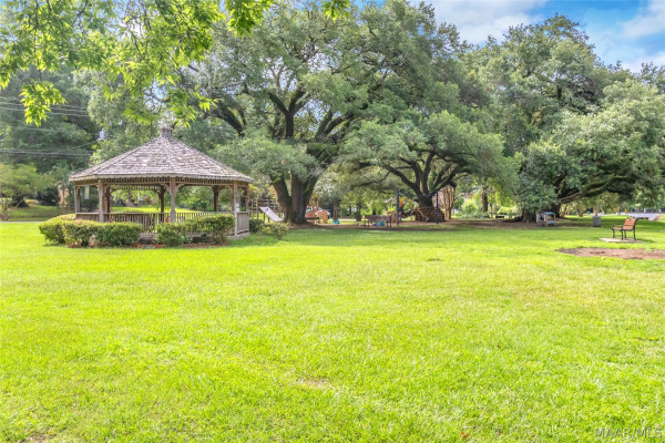 3237 Cloverdale Road