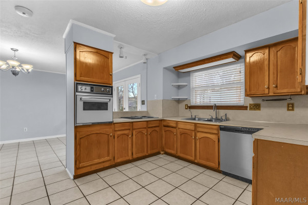 223 W VANDERBILT Loop