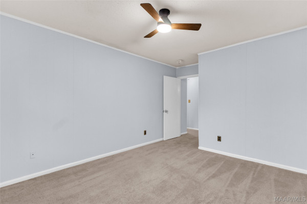 223 W VANDERBILT Loop