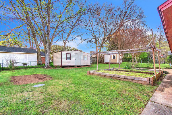 223 W VANDERBILT Loop