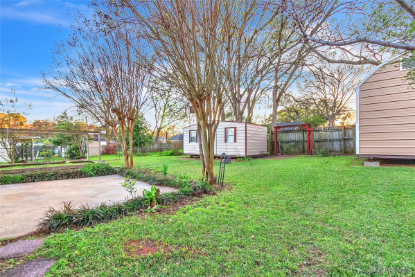 223 W VANDERBILT Loop