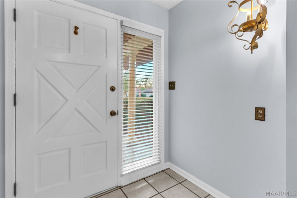 223 W VANDERBILT Loop