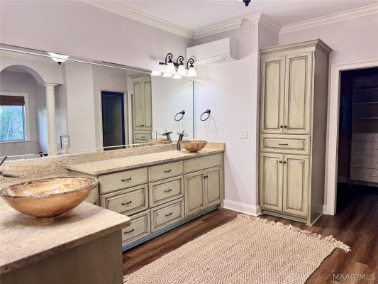 6313 Philadelphia Hill