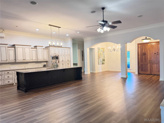 6313 Philadelphia Hill