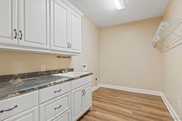 6313 Philadelphia Hill