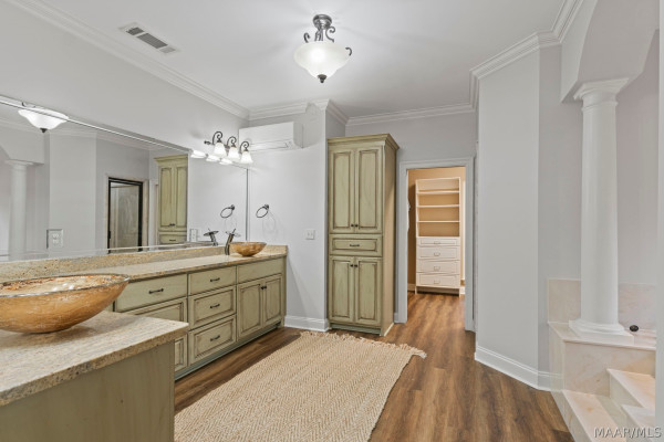 6313 Philadelphia Hill