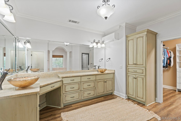 6313 Philadelphia Hill