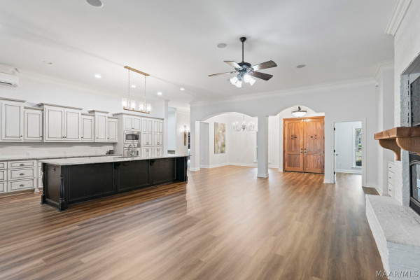 6313 Philadelphia Hill