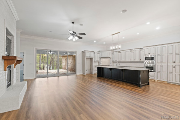 6313 Philadelphia Hill