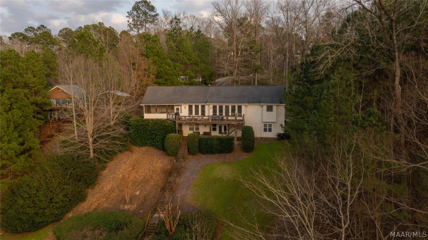 402 Cliffside Drive