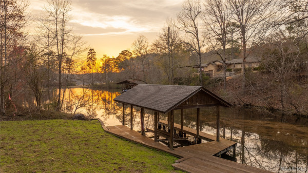 402 Cliffside Drive