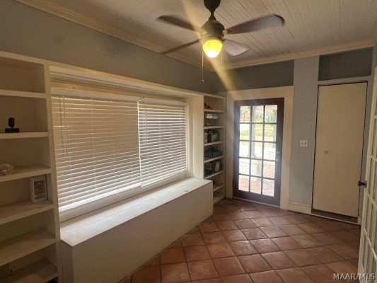 1818 ST CHARLES Avenue