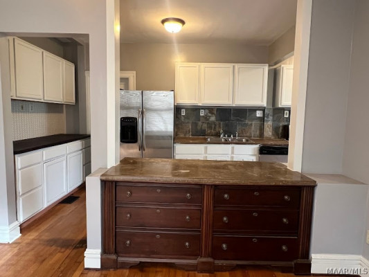 1818 ST CHARLES Avenue