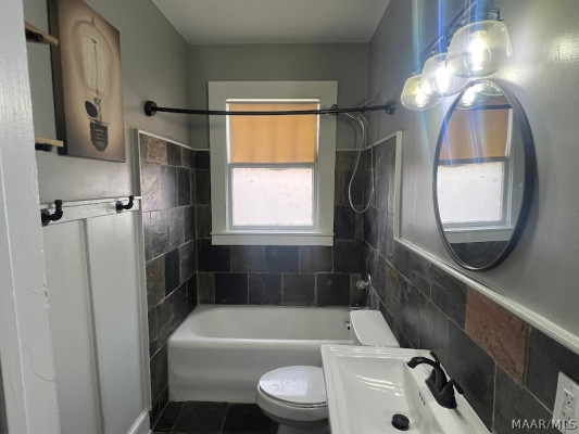 1818 ST CHARLES Avenue