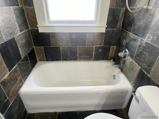 1818 ST CHARLES Avenue