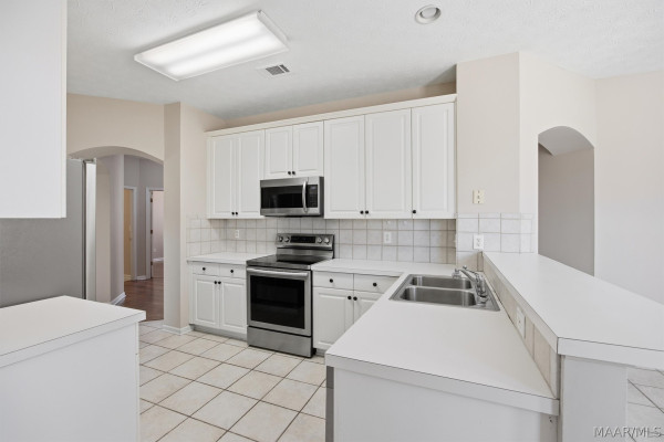 8349 Grayson Grove