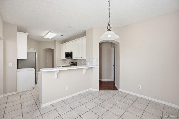 8349 Grayson Grove