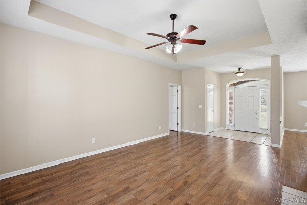 8349 Grayson Grove