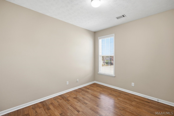 8349 Grayson Grove